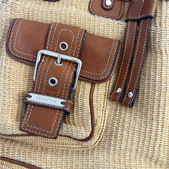 Michael Kors Woven Tan and Brown Shoulder Bag - Picture 3 of 15